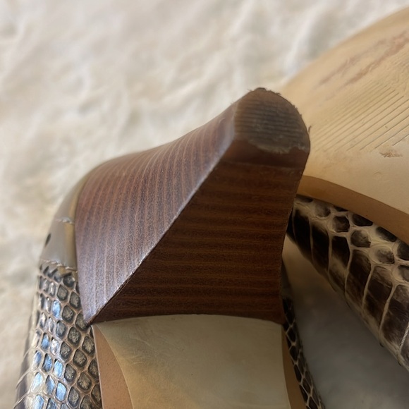 B Makowsky Heels - Picture 9 of 13